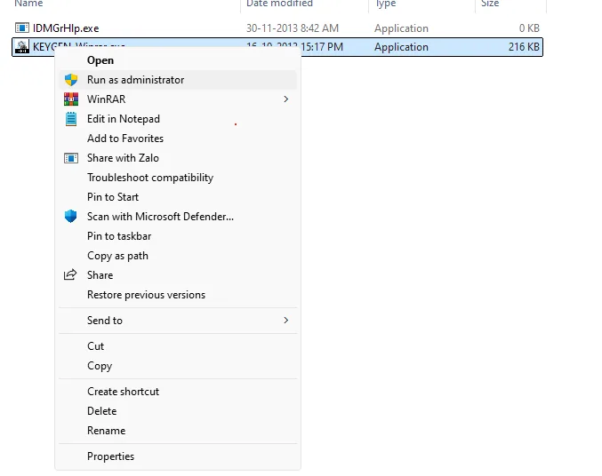 Chạy Keygen để tạo file đăng kí WinRAR dưới quyền Administrator